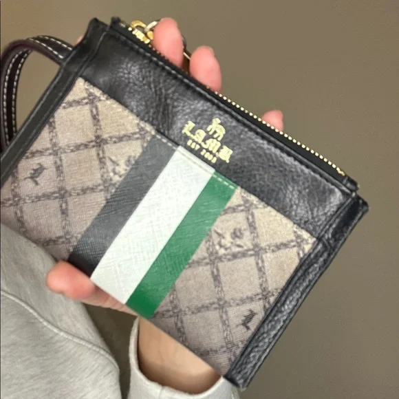 L. A. M. B. By Gwen Stefani. - Picture 5 of 6